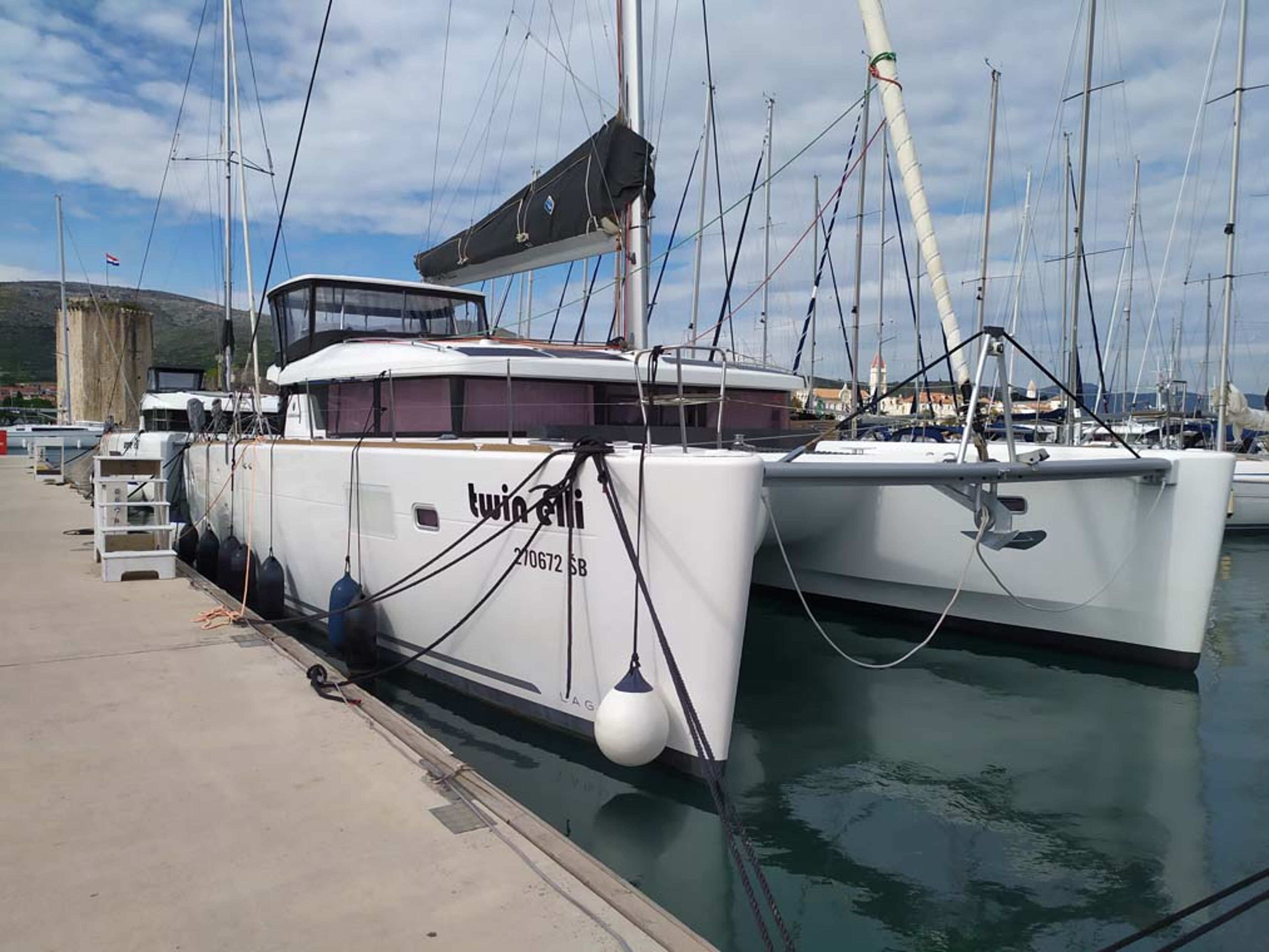 Lagoon 450 S - 4 + 2 cab. Twin elli